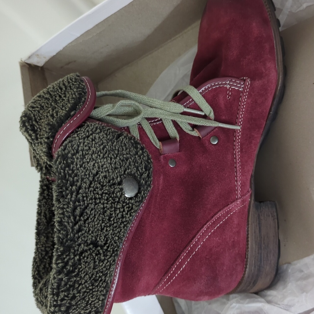Womens Boots - Picture 3 of 5